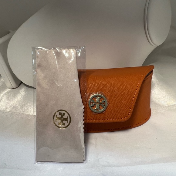 Brand New TORY BURCH Eyeglass case - Picture 2 of 3